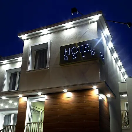 ゲストハウス Gold 2*