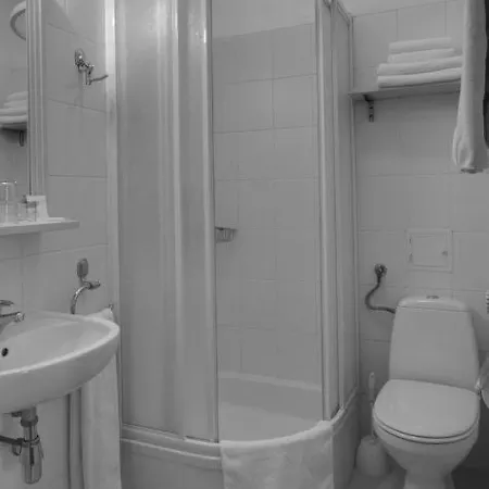 Gold 2* بوزنان