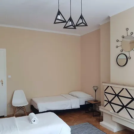 Gold 2* بوزنان